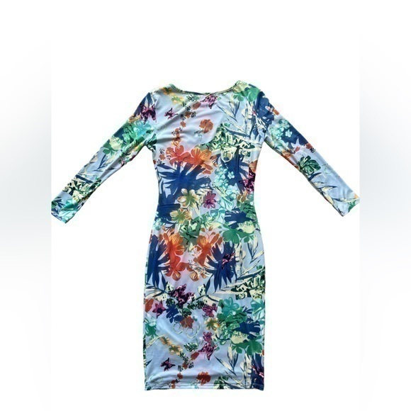 tbagslosangeles Dresses & Skirts - TbagsLosAngeles Bodycon beautiful floral dress